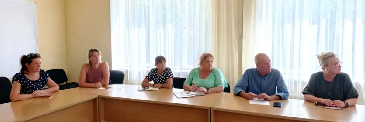 Наталья Бегуненко: Сегодня, 19 августа, руководитель Управы Петровского внутригородского района Администрации г.о. Донецк Бегуненко Наталья Ивановна провела еженедельное аппаратное совещание Наталья Бегуненко: Сегодня, 19 августа, руководитель Управы Петровского внутригородского района Администрации г.о. Донецк Бегуненко Наталья Ивановна провела еженедельное аппаратное совещание