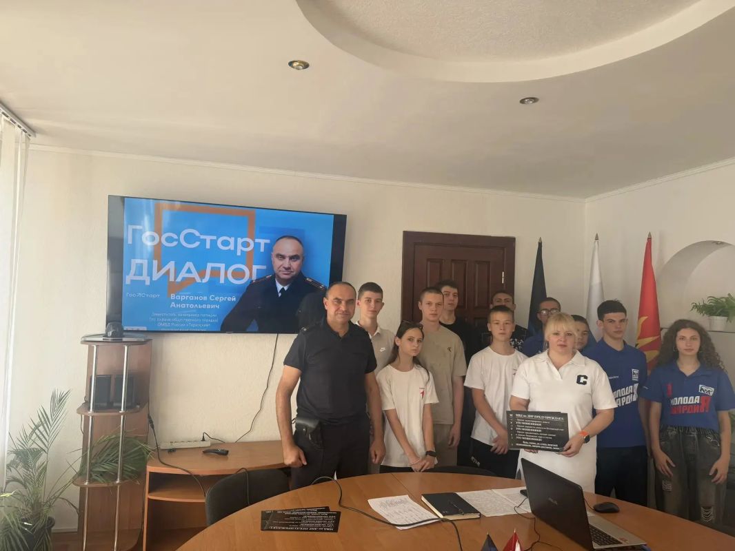 Полицейские ведут профориентационную работу