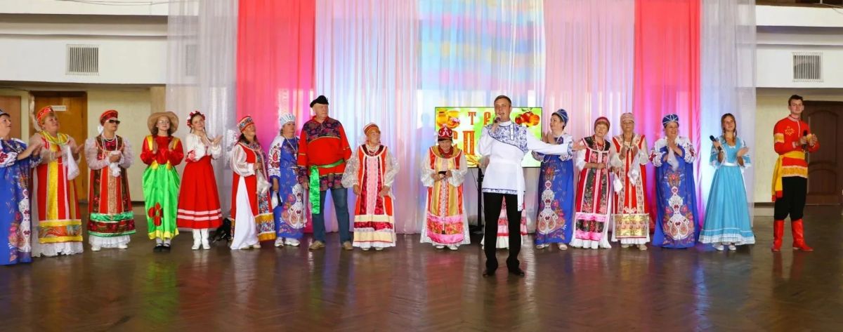 «Дружно величаем — три Спаса отмечаем» «Дружно величаем — три Спаса отмечаем»