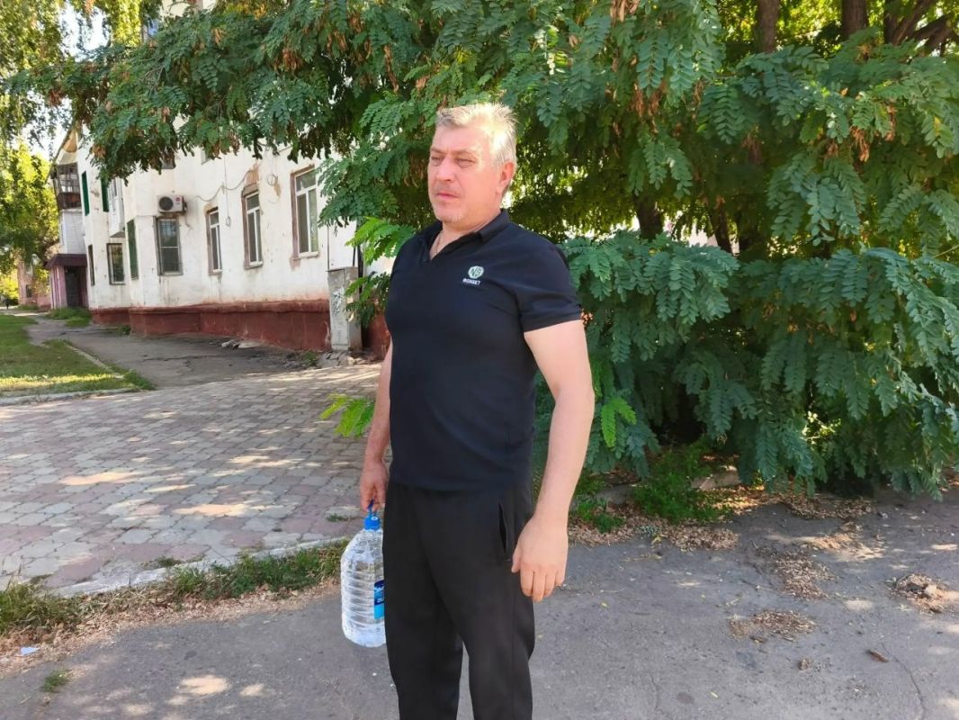 Роман Конев: 19 августа 2026 года депутаты Горловского городского совета Донецкой Народной Республики первого созыва Павел Калфакчиян, Александр Бобровский и Светлана Евсеенко во исполнение поручения Главы Донецкой Народной... Роман Конев: 19 августа 2026 года депутаты Горловского городского совета Донецкой Народной Республики первого созыва Павел Калфакчиян, Александр Бобровский и Светлана Евсеенко во исполнение поручения Главы Донецкой Народной...