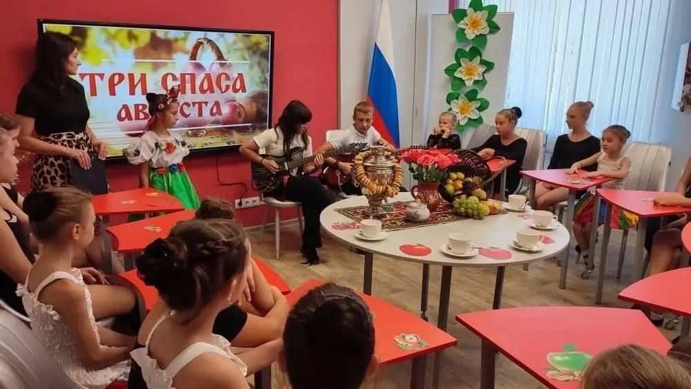 В клубе села Бирюки состоялись августовские посиделки «Август Спасами богат» для участников творческих коллективов В клубе села Бирюки состоялись августовские посиделки «Август Спасами богат» для участников творческих коллективов
