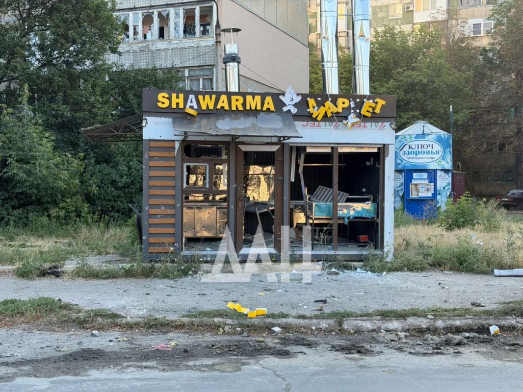 Два торговых павильона разрушены в Калининском районе Донецка при атаке БПЛА Два торговых павильона разрушены в Калининском районе Донецка при атаке БПЛА