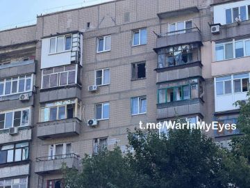 Последствия ночной атаки вражеского БПЛА на торговые павильоны в Калининском районе Донецка