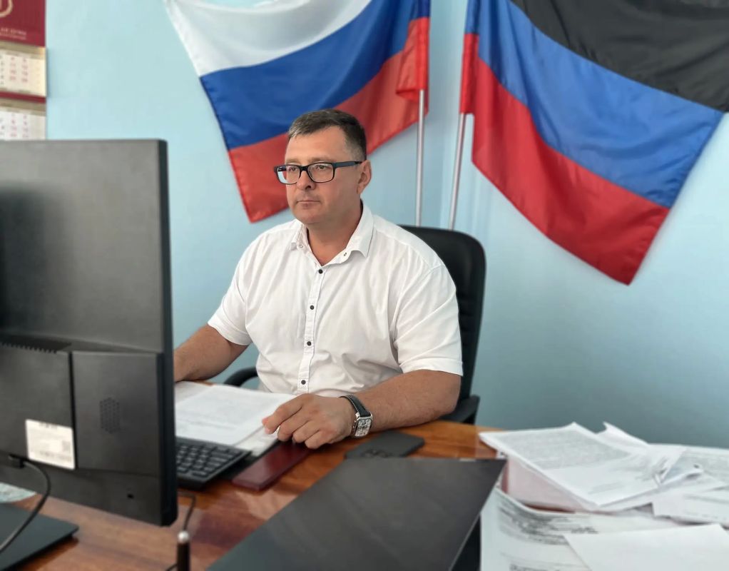 Василий Овчаров: Сегодня, 19 августа 2026 года, во исполнение поручений Главы ДНР Дениса Пушилина и для поддержания оперативной связи с населением провёл очередной прямой эфир