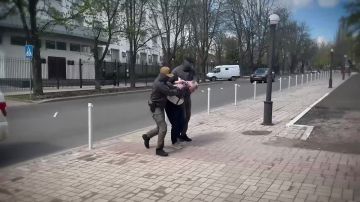 5,5 года колонии за публичное оправдание теракта: в ДНР вынесли приговор Сергею Гоцуляку