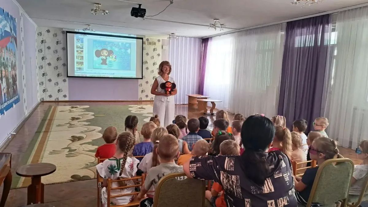 20 августа вся страна отмечает особенный праздник – день рождения любимого всеми персонажа, Чебурашки 20 августа вся страна отмечает особенный праздник – день рождения любимого всеми персонажа, Чебурашки