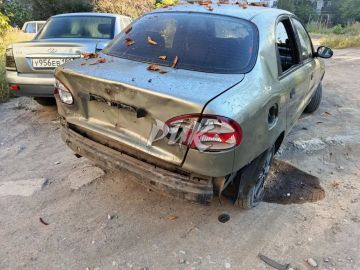 Атака на Горловку. Повреждены три гражданских автомобиля и многоквартирный дом в Калининском районе, а также многоквартирный дом в Центрально-Городском районе, сообщает глава города Иван Приходько