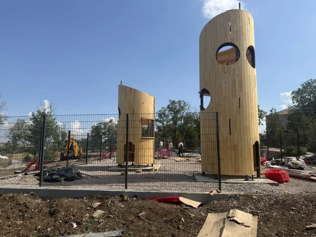В рамках программы по улучшению городской среды и партийного проекта «Единой России» «Городская среда» председатель Тельмановского муниципального совета Дмитрий Липчанский осуществил проверку работ по благоустройству... В рамках программы по улучшению городской среды и партийного проекта «Единой России» «Городская среда» председатель Тельмановского муниципального совета Дмитрий Липчанский осуществил проверку работ по благоустройству...