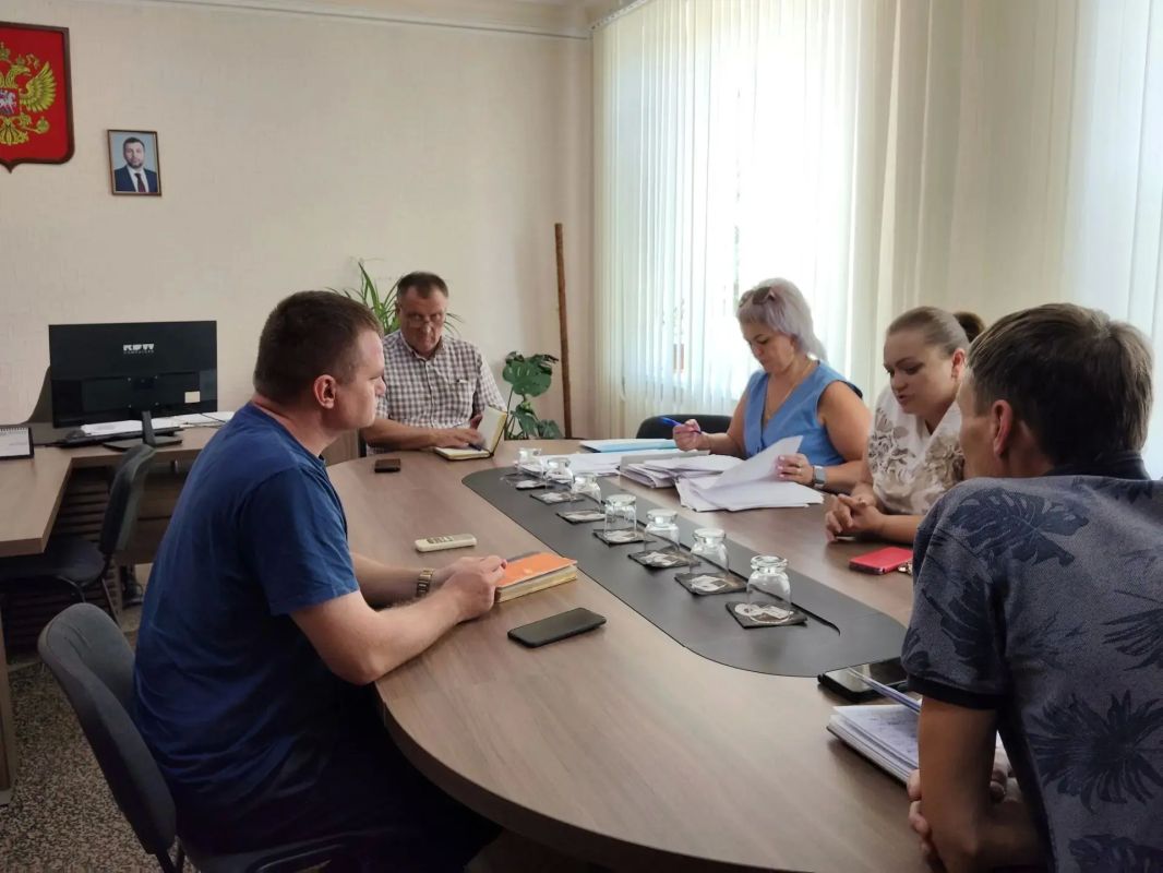 В администрации Амвросиевского муниципального округа состоялось заседание комиссии по жилищным вопросам