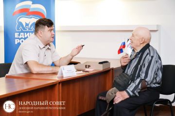На связи с жителями. Дмитрий Огилец провёл приём граждан в Харцызске