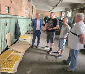 Дмитрий Огилец: В среду, 19 августа, посетил предприятие ООО Донецкое УПО "Электроаппарат", которым руководит мой золотой помощник - Андрей Эдуардович Ковалёв