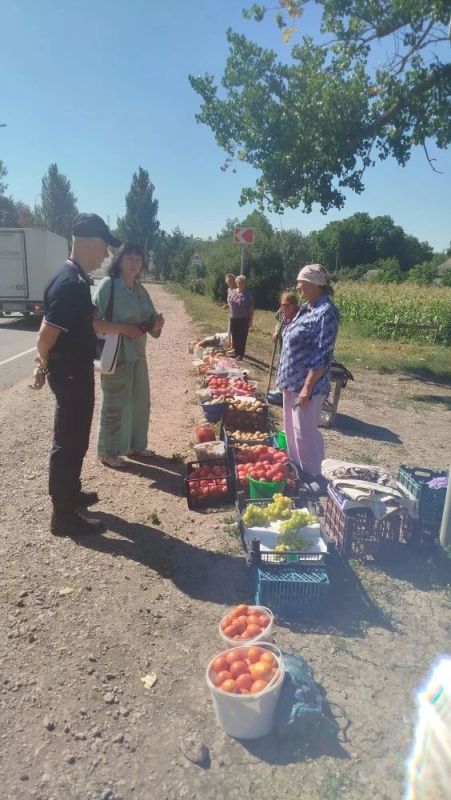 Наталья Великодная: Сегодня, представителями Народного контроля, администрации, полиции муниципального округа был проведен рейд по борьбе со стихийной торговлей в пгт Тельманово и в с Мичурино Наталья Великодная: Сегодня, представителями Народного контроля, администрации, полиции муниципального округа был проведен рейд по борьбе со стихийной торговлей в пгт Тельманово и в с Мичурино