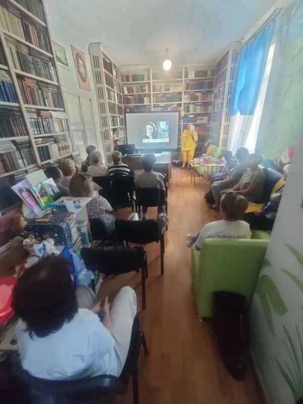 В женском клубе «НАТАЛИ» прошло заседание, посвящённое 80-летию повести Елены Ильиной «Четвёртая высота»