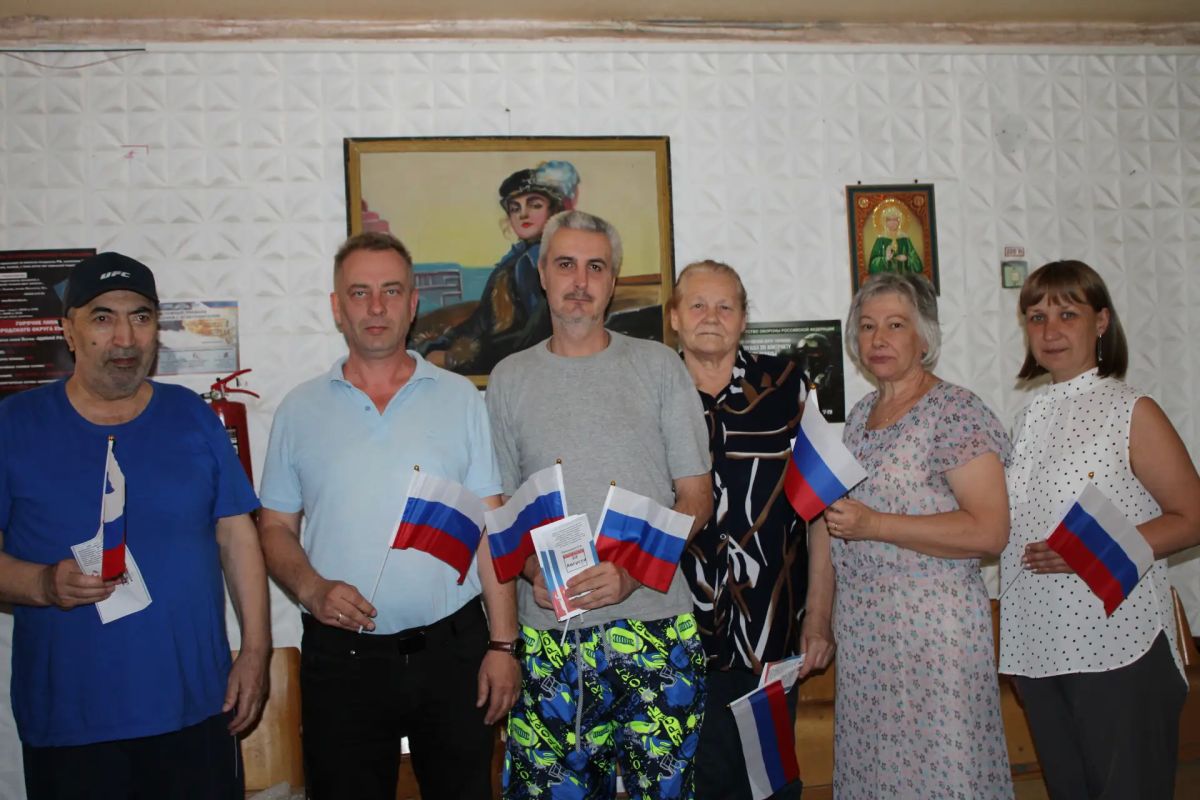 Сегодня в ПВР города Енакиево встретился с эвакуированными краснолиманцами Сегодня в ПВР города Енакиево встретился с эвакуированными краснолиманцами