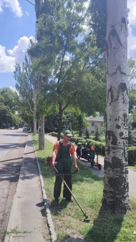 Наталья Бегуненко: В Петровском районе коммунальные предприятия приняли активное участие в акции "Чистый четверг" Наталья Бегуненко: В Петровском районе коммунальные предприятия приняли активное участие в акции "Чистый четверг"
