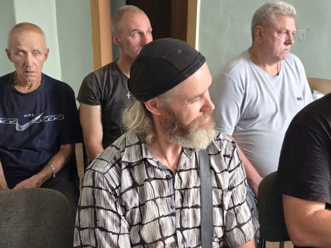 Дмитрий Огилец: В среду, 19 августа, посетил предприятие ООО Донецкое УПО "Электроаппарат", которым руководит мой золотой помощник - Андрей Эдуардович Ковалёв Дмитрий Огилец: В среду, 19 августа, посетил предприятие ООО Донецкое УПО "Электроаппарат", которым руководит мой золотой помощник - Андрей Эдуардович Ковалёв