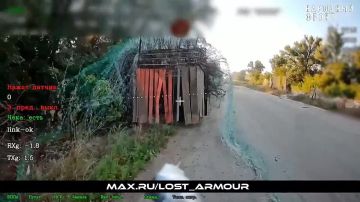 Кадры уничтожения бронетранспортера YPR-765 ВСУ на трассе между Дружковкой и Алексеево-Дружковкой