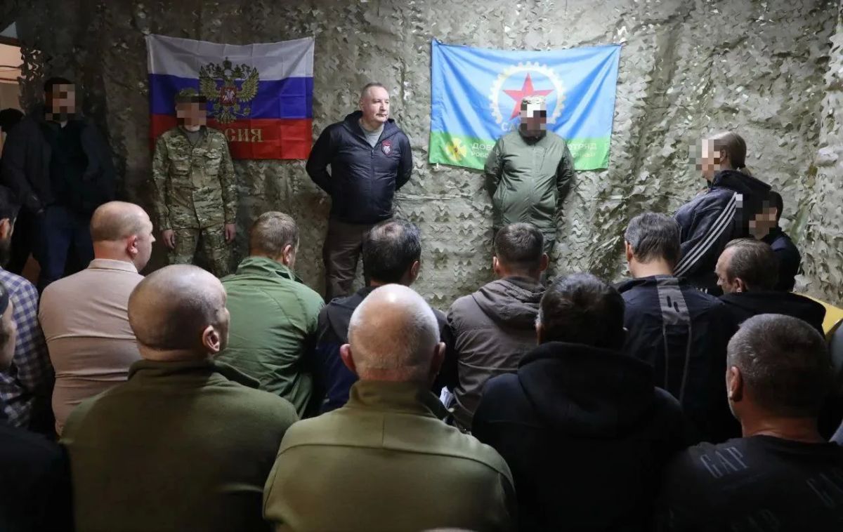 Сенатор от Запорожской области и создатель партии «Родина» Дмитрий Рогозин подписал третий контракт с Минобороны Сенатор от Запорожской области и создатель партии «Родина» Дмитрий Рогозин подписал третий контракт с Минобороны