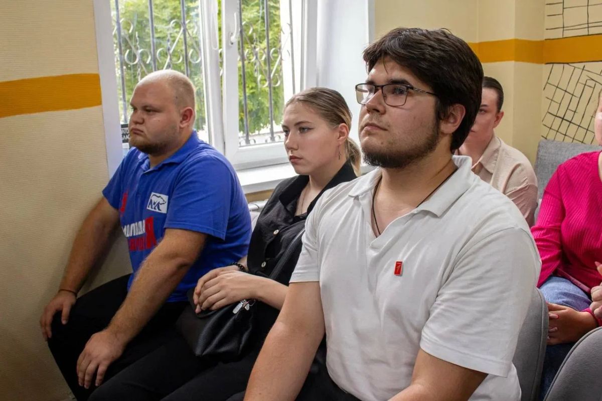 Вчера провела рабочую встречу с руководителями местных отделений молодежных организаций Вчера провела рабочую встречу с руководителями местных отделений молодежных организаций