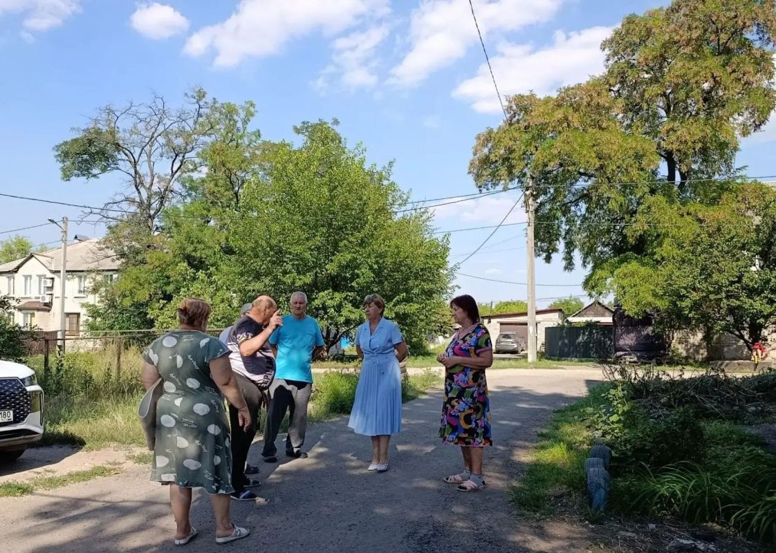 Елена Рязанцева: Провела ряд рабочих встреч с представителями управляющей компании и старшими по домам в рамках проекта "Управдом"