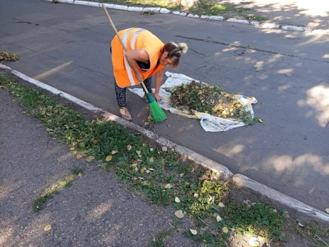 Чистый четверг в Моспино: вместе делаем город уютнее Чистый четверг в Моспино: вместе делаем город уютнее