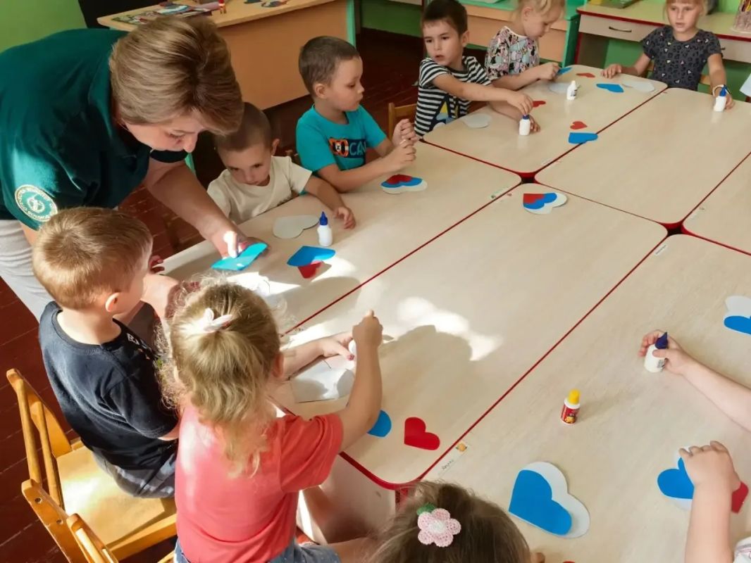 Сердце Родины с флагом: мастер-класс по изготовлению сувенира на память ко Дню флага России Сердце Родины с флагом: мастер-класс по изготовлению сувенира на память ко Дню флага России