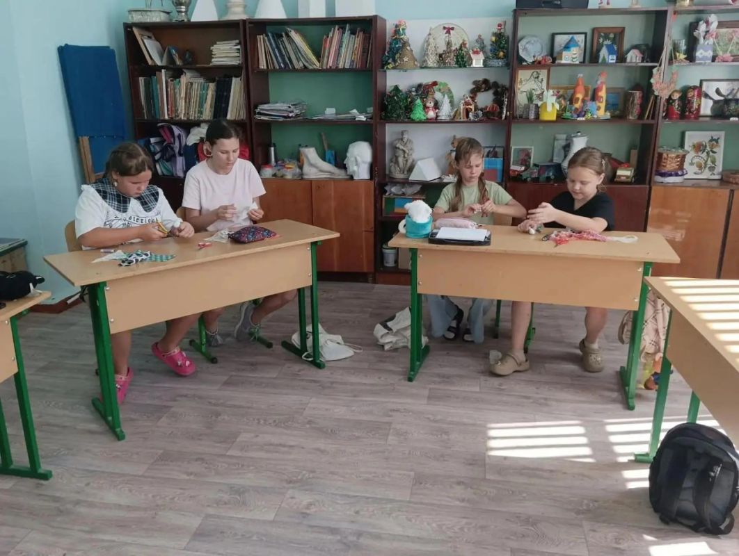 В Дворце детского и юношеского творчества в Ясиноватой прошёл мастеркласс по народному творчеству В Дворце детского и юношеского творчества в Ясиноватой прошёл мастеркласс по народному творчеству