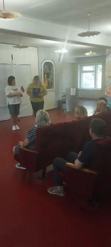 22 августа в МБУ "Городской парк культуры и отдыха им. А.П.Чехова" было проведено тематическое мероприятие приуроченное к Дню флага России 22 августа в МБУ "Городской парк культуры и отдыха им. А.П.Чехова" было проведено тематическое мероприятие приуроченное к Дню флага России