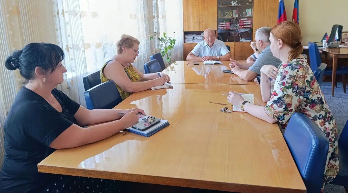 Наталья Бегуненко: В рамках проекта «УПРАВДОМ» в Управе Петровского внутригородского района Администрации г.о. Донецк прошла рабочая встреча первого заместителя руководителя Управы района Плахутина Юрия Ивановича с...