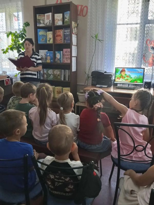 Сегодня в библиотеке – филиале №6 ярко и душевно отметили Яблочный Спас Сегодня в библиотеке – филиале №6 ярко и душевно отметили Яблочный Спас