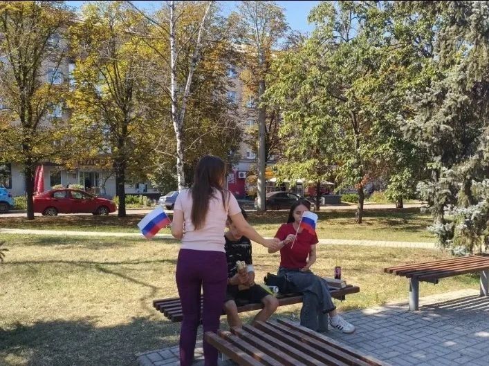 В Центрально-Городском районе прошла раздача флажков
