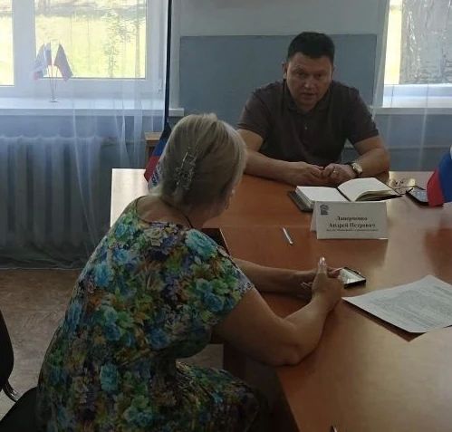 20 августа, депутат Макеевского городского совета Донецкой Народной Республики Андрей Лаверченко провел приём граждан в общественной приемной Кировского внутригородского района городского округа Макеевка 20 августа, депутат Макеевского городского совета Донецкой Народной Республики Андрей Лаверченко провел приём граждан в общественной приемной Кировского внутригородского района городского округа Макеевка