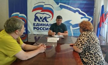 Состоялся прием граждан. Сегодня, 21 августа, Глава муниципального образования городской округ Торез, секретарь местного отделения Партии Артем Чесноков провел прием граждан в общественной приемной
