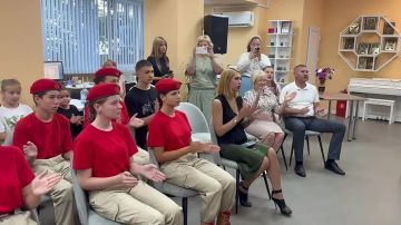 Александр Шатов: В Шахтерске провели гражданско-патриотический час «Российский флаг – державы символ»