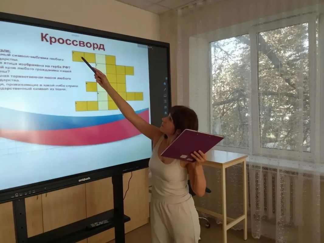 В центральной модельной библиотеке 21 августа состоялась презентация выставки – кроссворда «Флаг славы и побед» В центральной модельной библиотеке 21 августа состоялась презентация выставки – кроссворда «Флаг славы и побед»
