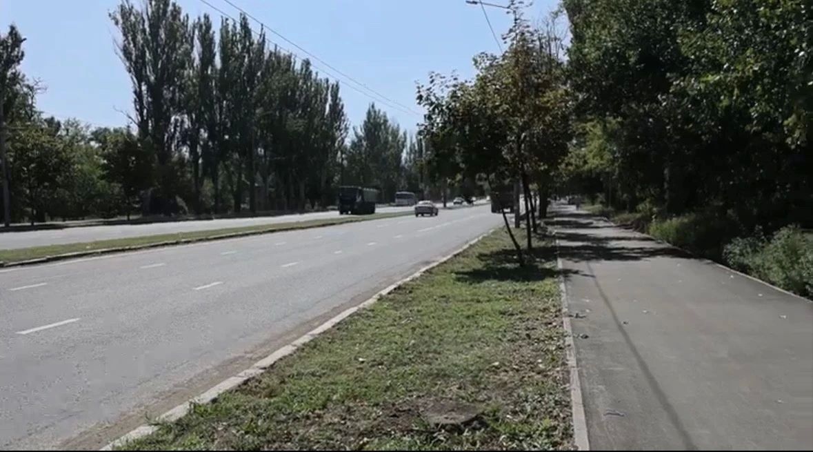 Вместе с руководителем Управы Киевского района Донецка Валентином Левченко осмотрели ход ведения ремонтно-восстановительных работ по Киевскому проспекту, обсудили текущее состояние объекта и дальнейшие планы по... Вместе с руководителем Управы Киевского района Донецка Валентином Левченко осмотрели ход ведения ремонтно-восстановительных работ по Киевскому проспекту, обсудили текущее состояние объекта и дальнейшие планы по...