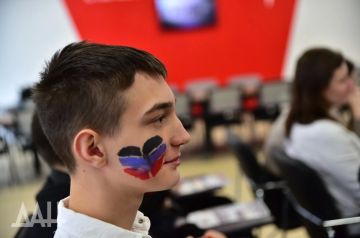 Медведев: «Единая Россия» ставит приоритетом воспитание молодёжи