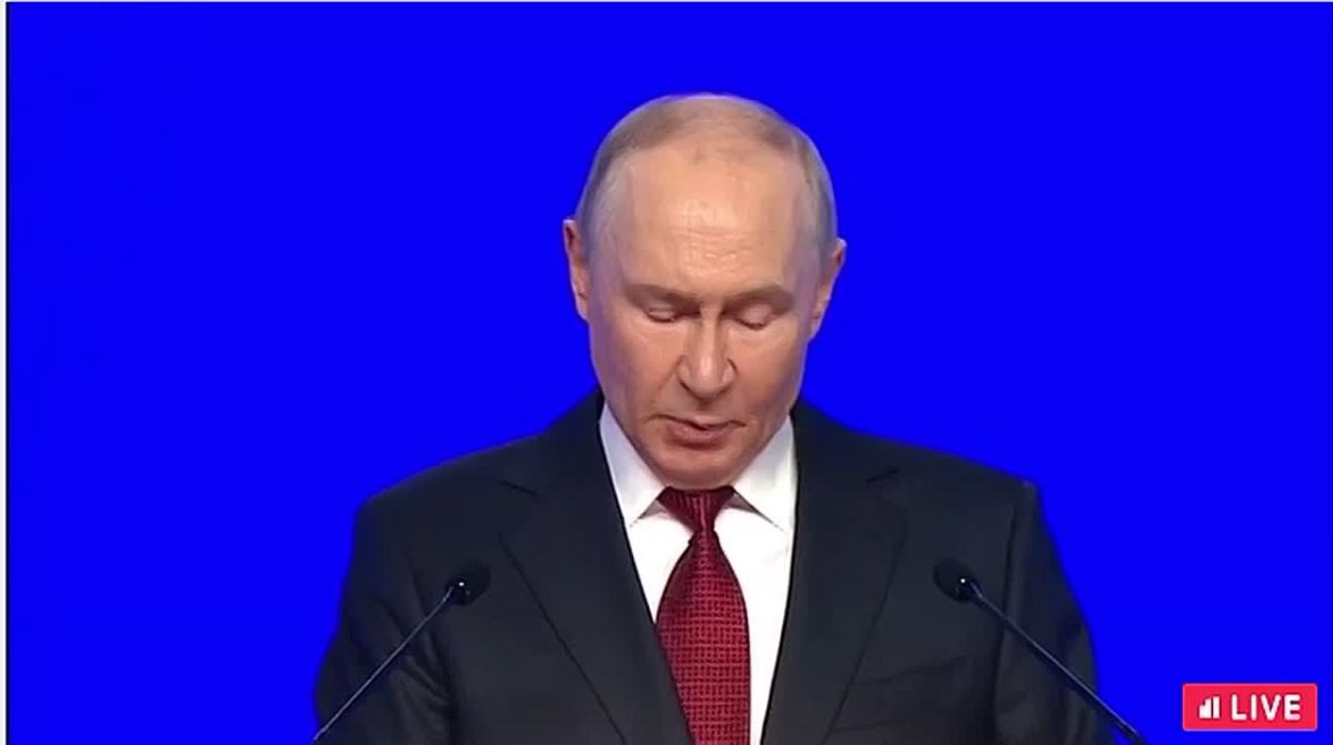 Участники XXIII съезда партии «Единая Россия» приветствовали Президента Российской Федерации Владимира Путина громкими овациями