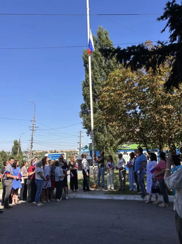 Борис Трима: День Государственного флага России в Мангушском округе Борис Трима: День Государственного флага России в Мангушском округе