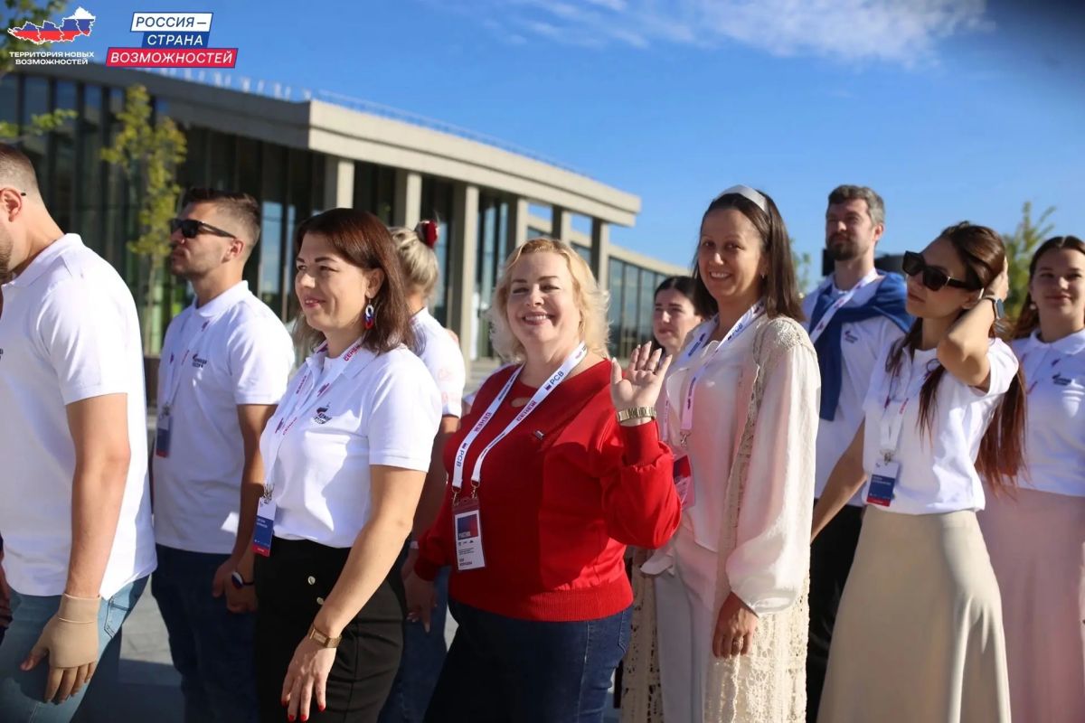 #ВокругФлага: 100 жителей Донбасса и Новороссии стали частью большой традиции в «Сенеже» #ВокругФлага: 100 жителей Донбасса и Новороссии стали частью большой традиции в «Сенеже»