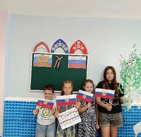 Юные мариупольцы смастерили патриотические поделки Юные мариупольцы смастерили патриотические поделки