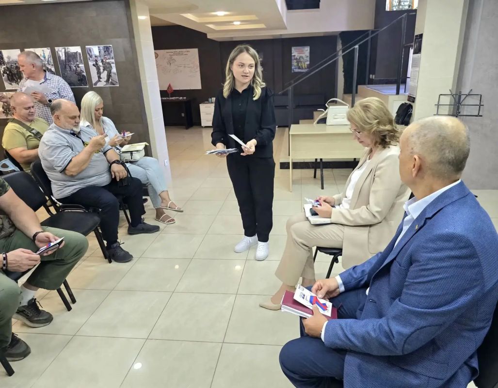 Дмитрий Огилец: Дорогие друзья! Поздравляю вас с Днём Государственного флага Российской Федерации! Дмитрий Огилец: Дорогие друзья! Поздравляю вас с Днём Государственного флага Российской Федерации!