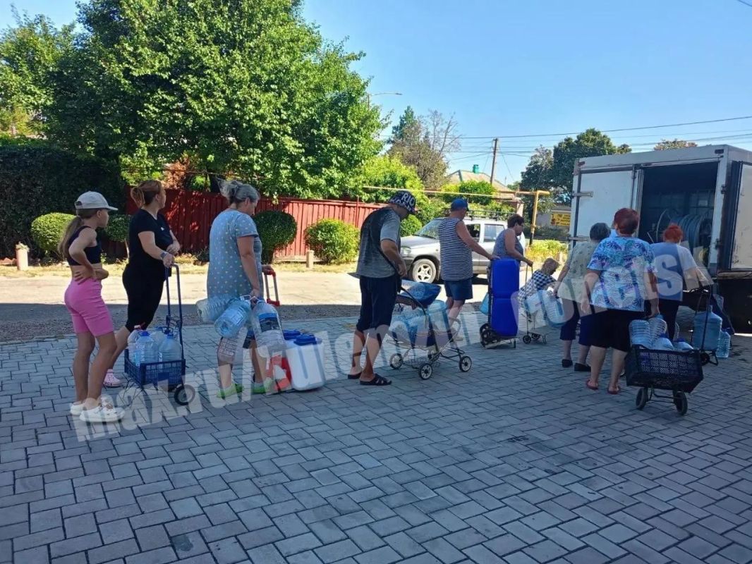 Алексей Кулемзин: Донецкие производители воды оказывают поддержку в условиях сложностей с водоснабжением Алексей Кулемзин: Донецкие производители воды оказывают поддержку в условиях сложностей с водоснабжением