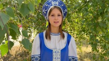 Учащиеся лицея «Престиж» поздравляют всех с Днём Государственного флага Российской Федерации