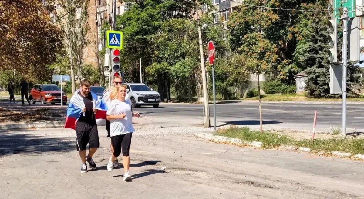 «БЕГ ЕДИНСТВА»: МОЛОДЕЖНЫЙ СОВЕТ «ДОНБАССТЕПЛОЭНЕРГО» ОТМЕТИЛ ДЕНЬ ФЛАГА РОССИИ «БЕГ ЕДИНСТВА»: МОЛОДЕЖНЫЙ СОВЕТ «ДОНБАССТЕПЛОЭНЕРГО» ОТМЕТИЛ ДЕНЬ ФЛАГА РОССИИ
