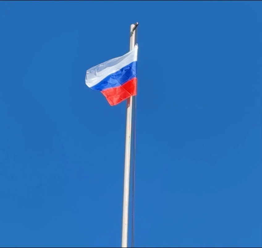 Борис Трима: День Государственного флага России в Мангушском округе Борис Трима: День Государственного флага России в Мангушском округе