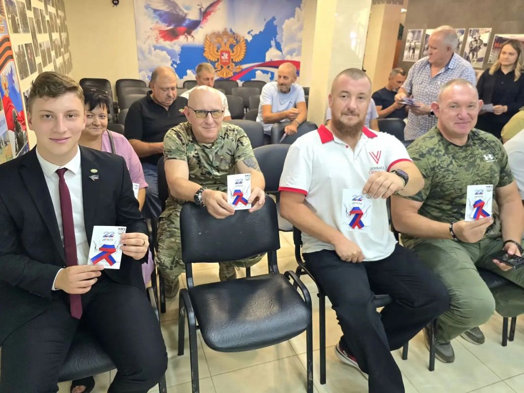 Дмитрий Огилец: Дорогие друзья! Поздравляю вас с Днём Государственного флага Российской Федерации! Дмитрий Огилец: Дорогие друзья! Поздравляю вас с Днём Государственного флага Российской Федерации!