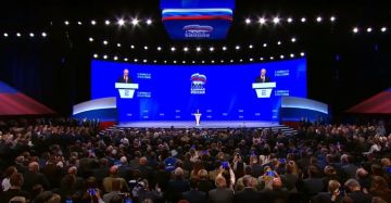 Выступая на втором этапе Съезда Единой России, Президент России Владимир Путин заявил, что народная программа Единой России отвечает на запросы людей