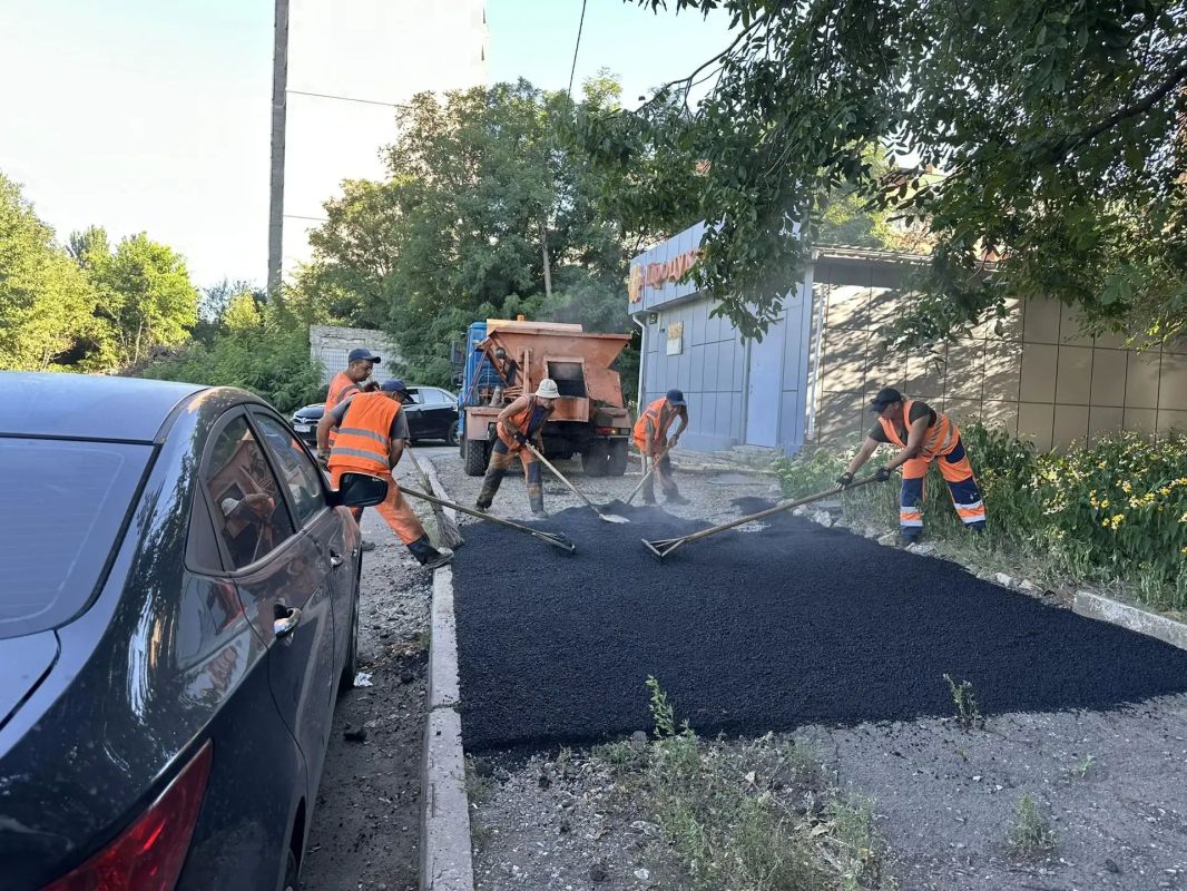 Выполнено восстановление нарушенного асфальтобетонного покрытия после работ теплосети на инженерных сетях (ул.Батищева) Выполнено восстановление нарушенного асфальтобетонного покрытия после работ теплосети на инженерных сетях (ул.Батищева)
