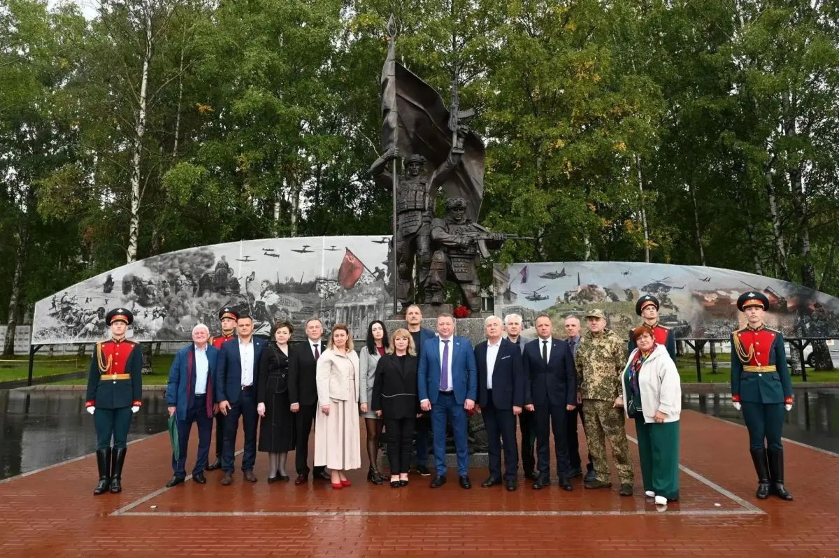 Город-побратим Ясиноватой Сертолово отметил 90-й День рождения Город-побратим Ясиноватой Сертолово отметил 90-й День рождения